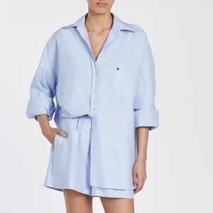 Oversized shirt in blue. Never worn . Whit tags